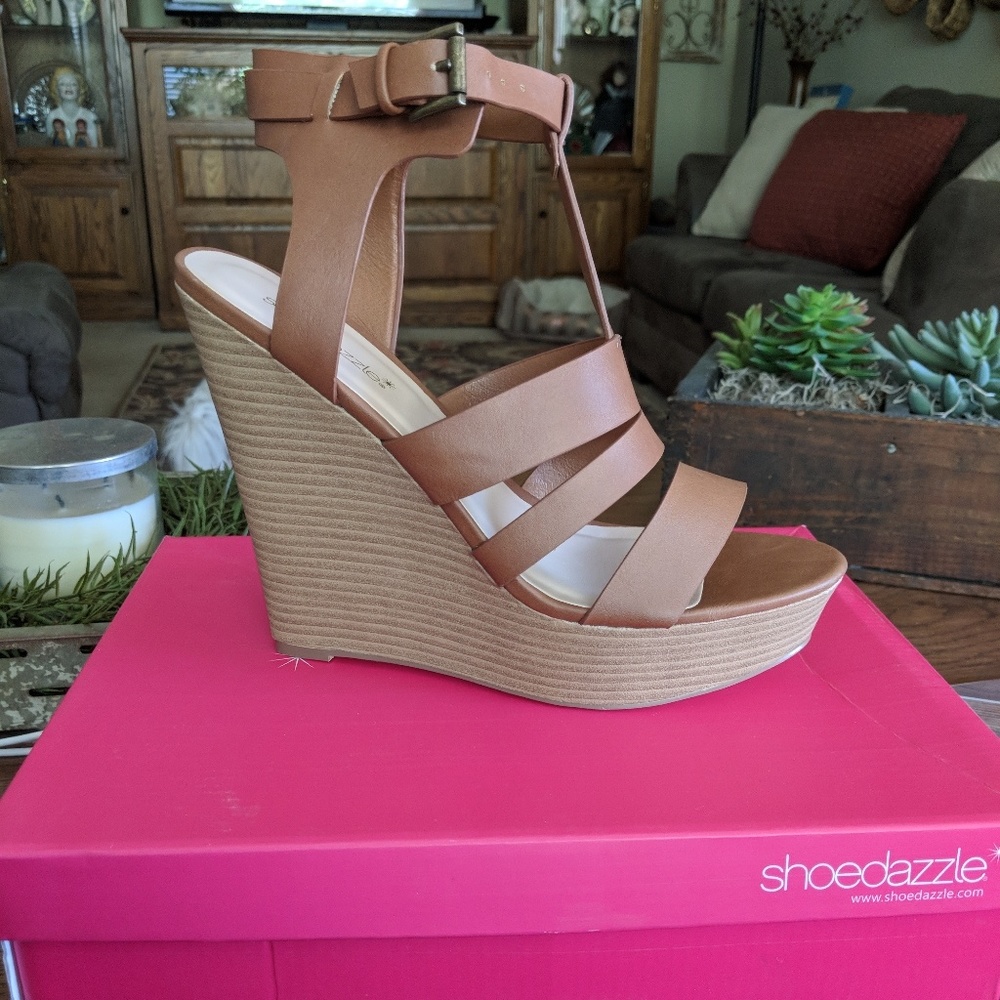 Shoedazzle Wedge Size 9.5 Never Worn